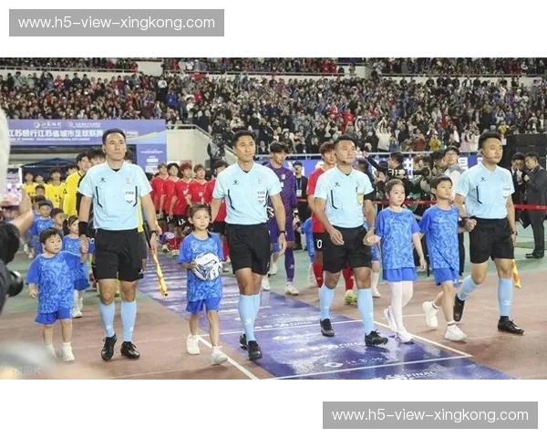 中原铁军碰撞豪门巅峰：航海体育场的那场“专治不服”